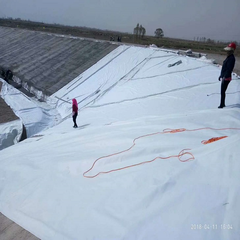 04mm鱼塘土工膜价格